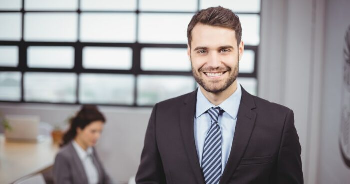 年収700万〜800万円の男性はモテる？モテる男性の特徴やおすすめの出会い方を解説