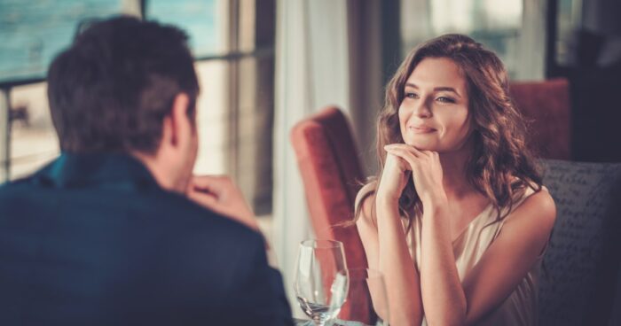 レストランデート5つのマナー！お店選びのコツや注意点も解説