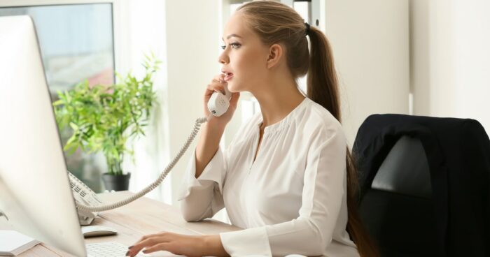 秘書を彼女にするには？出会う方法や付き合うコツを紹介