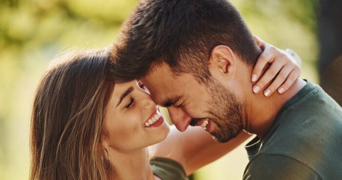 仕事が忙しい男性の脈ありサイン7選！LINEや言動別に詳しく紹介