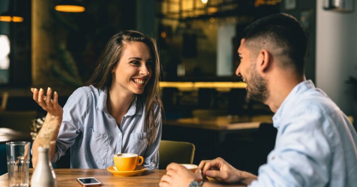 会話上手な女性の特徴5選！会話上手になる方法も解説