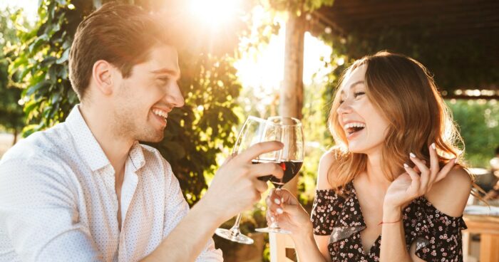 聞き上手な女性になりたい方必見！聞き上手がモテる理由や特徴を解説