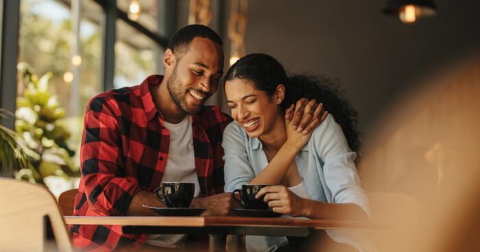 ボディタッチで好きになる？男女別のドキッとするボディタッチを独自調査