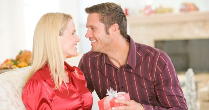 40代男性の誕生日プレゼントを関係別に紹介！選び方のポイントも