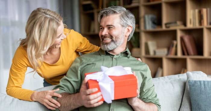 50代男性におすすめの誕生日プレゼントを予算別に紹介