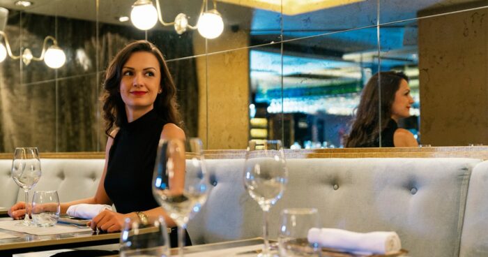 食事マナーの基本とは？NG例を知って正しい所作を身につけよう