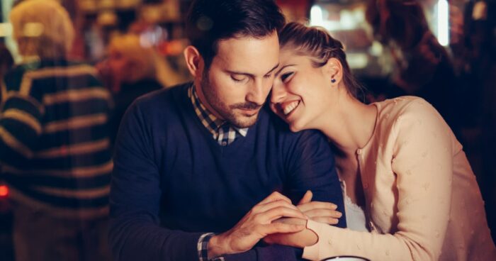 恋愛体質な人の特徴5選！メリット・デメリットも解説