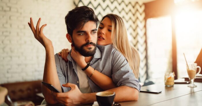 恋愛における束縛とは？束縛する心理とやめさせる方法も紹介